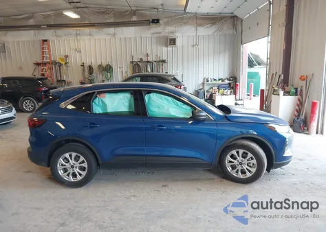 2023 Ford Escape Active z USA, uszkodzony, nr VIN 1FMCU9GN1PUB31153